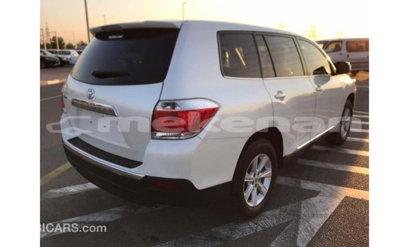 Buy Import Toyota Highlander White Car in Import - Dubai in Aragatsotn Buy Import Toyota Highlander White Car in Import - Dubai in Aragatsotn