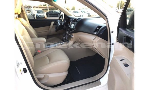 Buy Import Toyota Highlander White Car in Import - Dubai in Aragatsotn Buy Import Toyota Highlander White Car in Import - Dubai in Aragatsotn