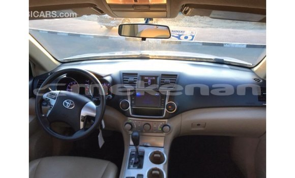 Buy Import Toyota Highlander White Car in Import - Dubai in Aragatsotn Buy Import Toyota Highlander White Car in Import - Dubai in Aragatsotn