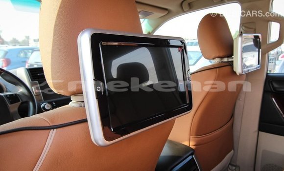 Buy Import Toyota Prado White Car in Import - Dubai in Aragatsotn Buy Import Toyota Prado White Car in Import - Dubai in Aragatsotn