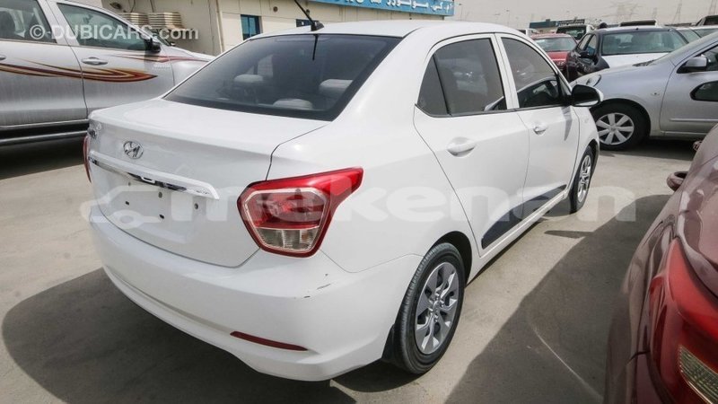 Big with watermark hyundai i10 aragatsotn import dubai 1707