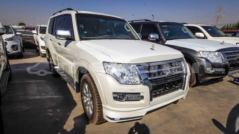 Big with watermark mitsubishi pajero aragatsotn import dubai 1724