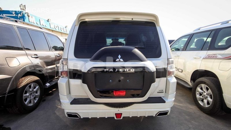 Big with watermark mitsubishi pajero aragatsotn import dubai 1724
