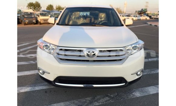 Buy Import Toyota Highlander White Car in Import - Dubai in Aragatsotn Buy Import Toyota Highlander White Car in Import - Dubai in Aragatsotn