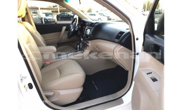 Buy Import Toyota Highlander White Car in Import - Dubai in Aragatsotn Buy Import Toyota Highlander White Car in Import - Dubai in Aragatsotn