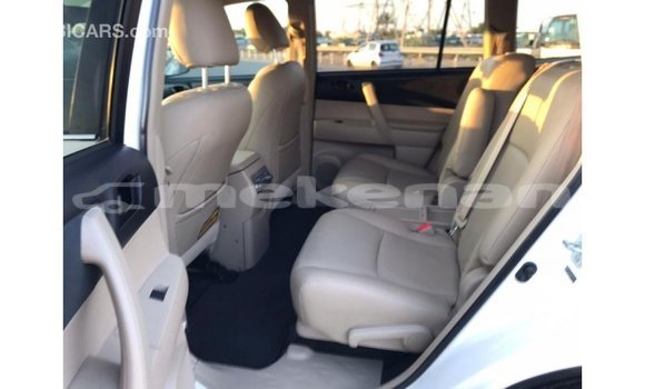 Buy Import Toyota Highlander White Car in Import - Dubai in Aragatsotn Buy Import Toyota Highlander White Car in Import - Dubai in Aragatsotn