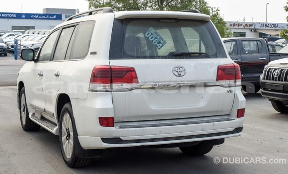 Buy Import Toyota Land Cruiser White Car in Import - Dubai in Aragatsotn Buy Import Toyota Land Cruiser White Car in Import - Dubai in Aragatsotn