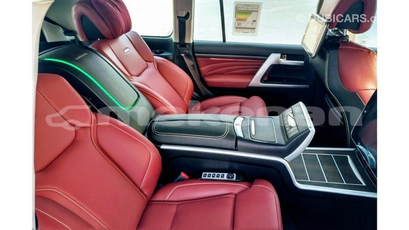 Big with watermark toyota land cruiser aragatsotn import dubai 1785