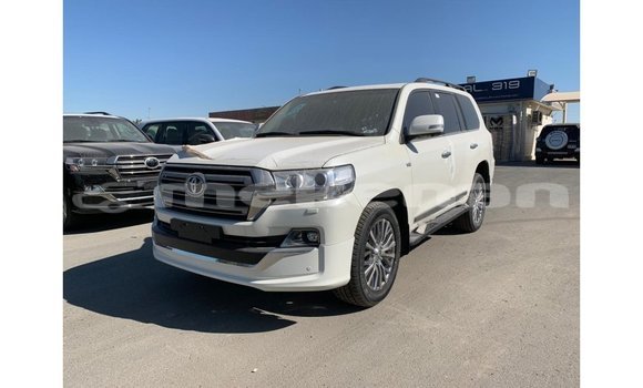 Buy Import Toyota Land Cruiser White Car in Import - Dubai in Aragatsotn Buy Import Toyota Land Cruiser White Car in Import - Dubai in Aragatsotn