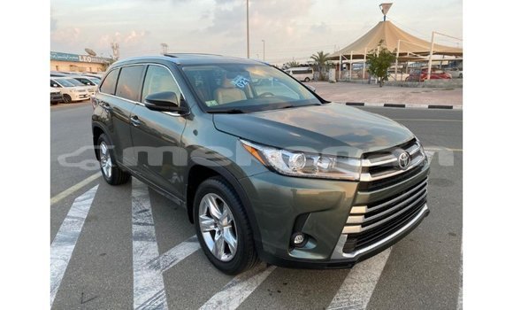Buy Import Toyota Highlander Green Car in Import - Dubai in Aragatsotn Buy Import Toyota Highlander Green Car in Import - Dubai in Aragatsotn