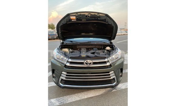 Buy Import Toyota Highlander Green Car in Import - Dubai in Aragatsotn Buy Import Toyota Highlander Green Car in Import - Dubai in Aragatsotn