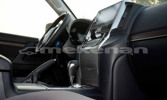 Buy Import Toyota Land Cruiser White Car in Import - Dubai in Aragatsotn Buy Import Toyota Land Cruiser White Car in Import - Dubai in Aragatsotn