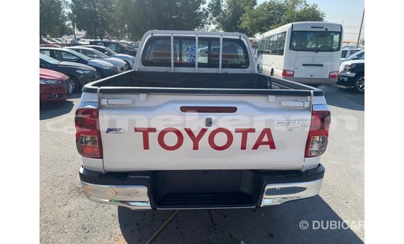 Buy Import Toyota Hilux White Car in Import - Dubai in Aragatsotn Buy Import Toyota Hilux White Car in Import - Dubai in Aragatsotn