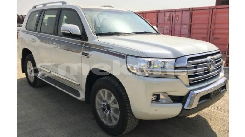 Big with watermark toyota land cruiser aragatsotn import dubai 1829