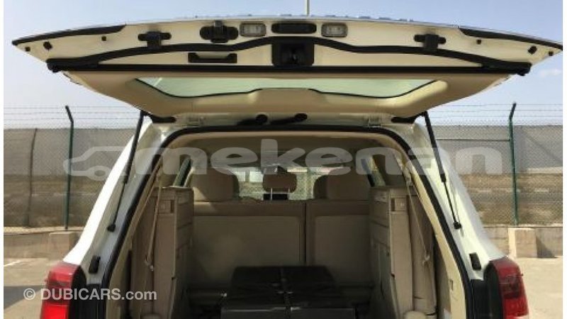 Big with watermark toyota land cruiser aragatsotn import dubai 1829