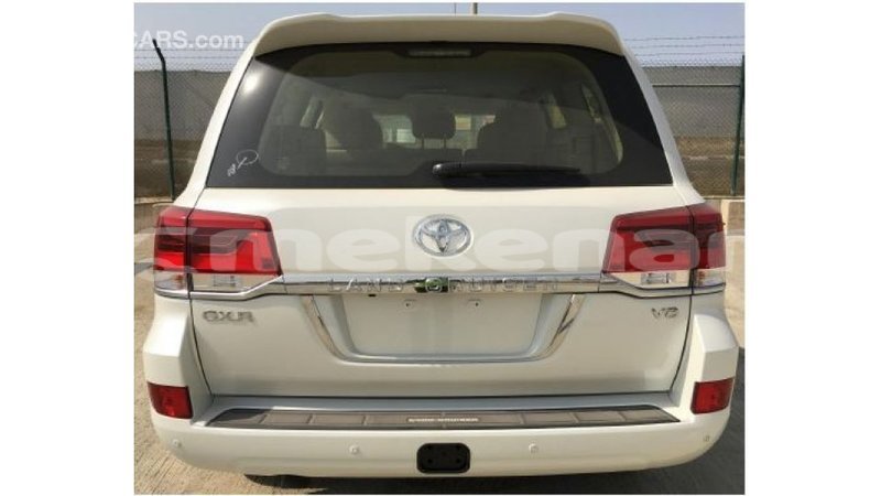 Big with watermark toyota land cruiser aragatsotn import dubai 1829