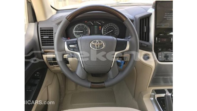 Big with watermark toyota land cruiser aragatsotn import dubai 1829
