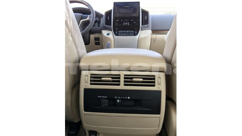 Big with watermark toyota land cruiser aragatsotn import dubai 1829