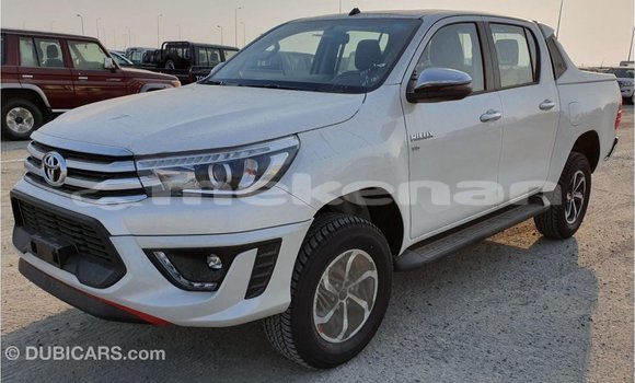 Buy Import Toyota Hilux White Car in Import - Dubai in Aragatsotn Buy Import Toyota Hilux White Car in Import - Dubai in Aragatsotn