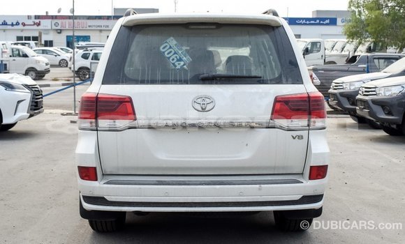 Buy Import Toyota Land Cruiser White Car in Import - Dubai in Aragatsotn Buy Import Toyota Land Cruiser White Car in Import - Dubai in Aragatsotn