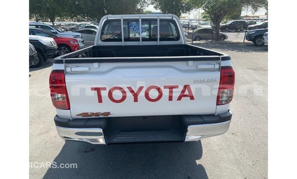 Buy Import Toyota Hilux White Car in Import - Dubai in Aragatsotn Buy Import Toyota Hilux White Car in Import - Dubai in Aragatsotn