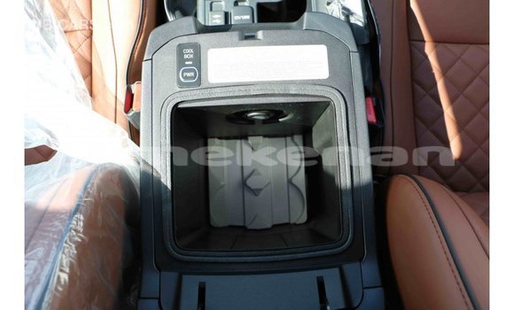 Buy Import Toyota Prado White Car in Import - Dubai in Aragatsotn Buy Import Toyota Prado White Car in Import - Dubai in Aragatsotn