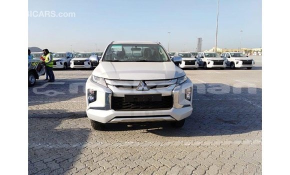 Buy Import Mitsubishi L200 White Car in Import - Dubai in Aragatsotn Buy Import Mitsubishi L200 White Car in Import - Dubai in Aragatsotn