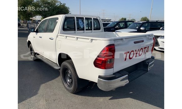 Buy Import Toyota Hilux White Car in Import - Dubai in Aragatsotn Buy Import Toyota Hilux White Car in Import - Dubai in Aragatsotn