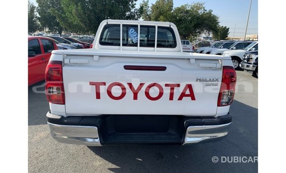 Buy Import Toyota Hilux White Car in Import - Dubai in Aragatsotn Buy Import Toyota Hilux White Car in Import - Dubai in Aragatsotn