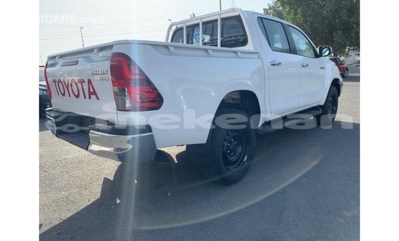 Buy Import Toyota Hilux White Car in Import - Dubai in Aragatsotn Buy Import Toyota Hilux White Car in Import - Dubai in Aragatsotn