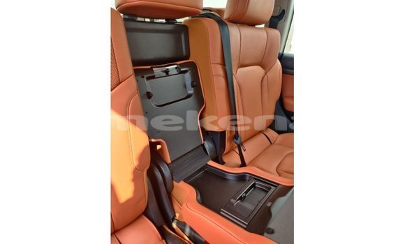 Buy Import Toyota Land Cruiser White Car in Import - Dubai in Aragatsotn Buy Import Toyota Land Cruiser White Car in Import - Dubai in Aragatsotn