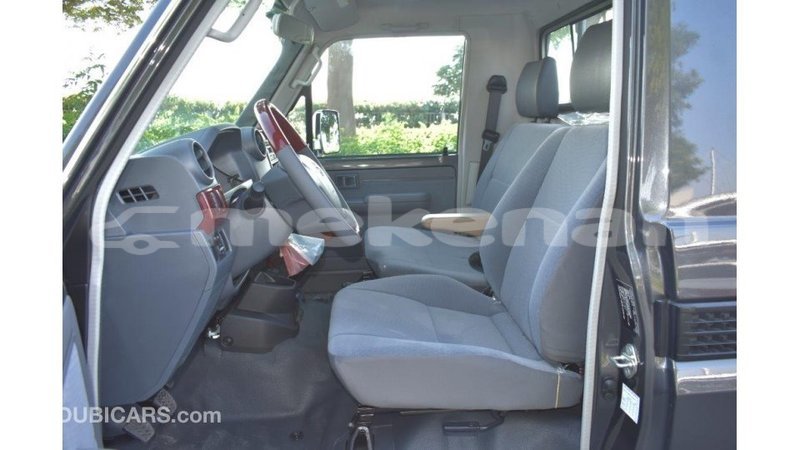 Big with watermark toyota land cruiser aragatsotn import dubai 1881