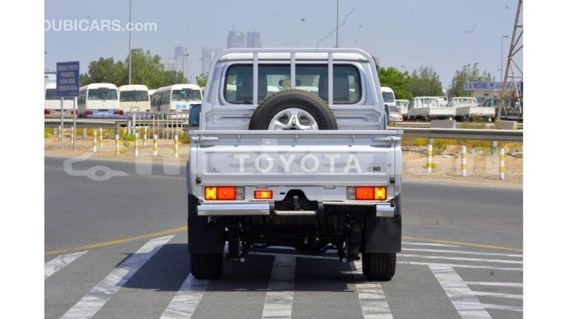 Big with watermark toyota land cruiser aragatsotn import dubai 1887