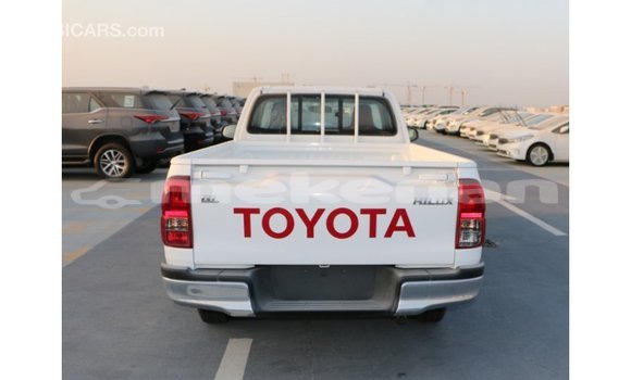 Buy Import Toyota Hilux White Car in Import - Dubai in Aragatsotn Buy Import Toyota Hilux White Car in Import - Dubai in Aragatsotn