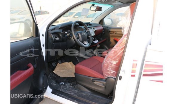 Buy Import Toyota Hilux White Car in Import - Dubai in Aragatsotn Buy Import Toyota Hilux White Car in Import - Dubai in Aragatsotn