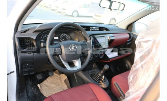 Buy Import Toyota Hilux White Car in Import - Dubai in Aragatsotn Buy Import Toyota Hilux White Car in Import - Dubai in Aragatsotn