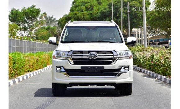 Buy Import Toyota Land Cruiser White Car in Import - Dubai in Aragatsotn Buy Import Toyota Land Cruiser White Car in Import - Dubai in Aragatsotn