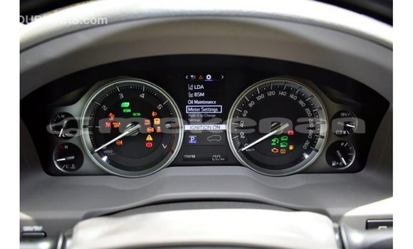 Buy Import Toyota Land Cruiser White Car in Import - Dubai in Aragatsotn Buy Import Toyota Land Cruiser White Car in Import - Dubai in Aragatsotn