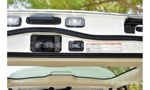 Buy Import Toyota Land Cruiser White Car in Import - Dubai in Aragatsotn Buy Import Toyota Land Cruiser White Car in Import - Dubai in Aragatsotn