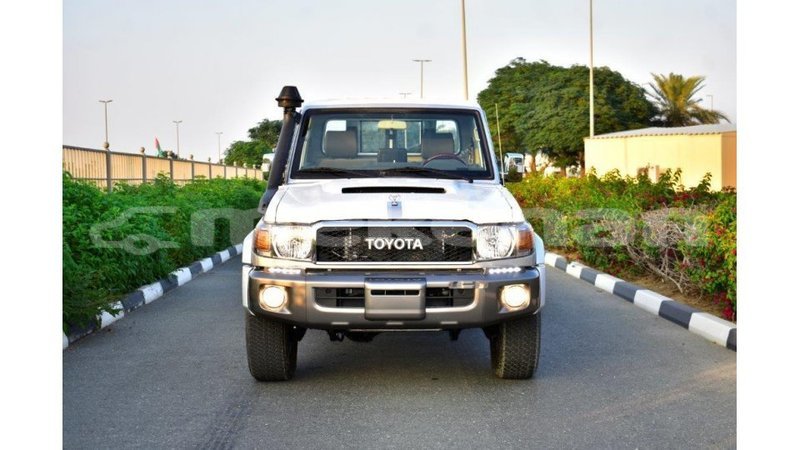 Big with watermark toyota land cruiser aragatsotn import dubai 1895