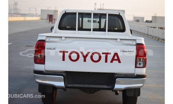 Buy Import Toyota Hilux White Car in Import - Dubai in Aragatsotn Buy Import Toyota Hilux White Car in Import - Dubai in Aragatsotn