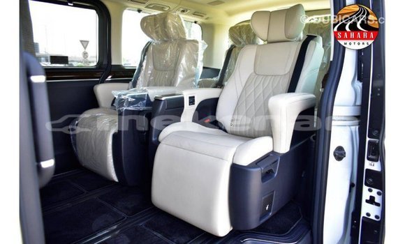 Buy Import Toyota Granvia White Car in Import - Dubai in Aragatsotn Buy Import Toyota Granvia White Car in Import - Dubai in Aragatsotn