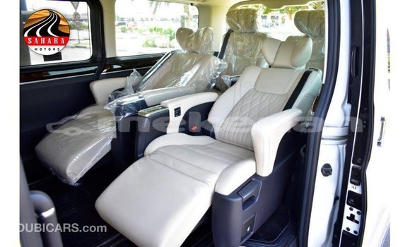 Buy Import Toyota Granvia White Car in Import - Dubai in Aragatsotn Buy Import Toyota Granvia White Car in Import - Dubai in Aragatsotn