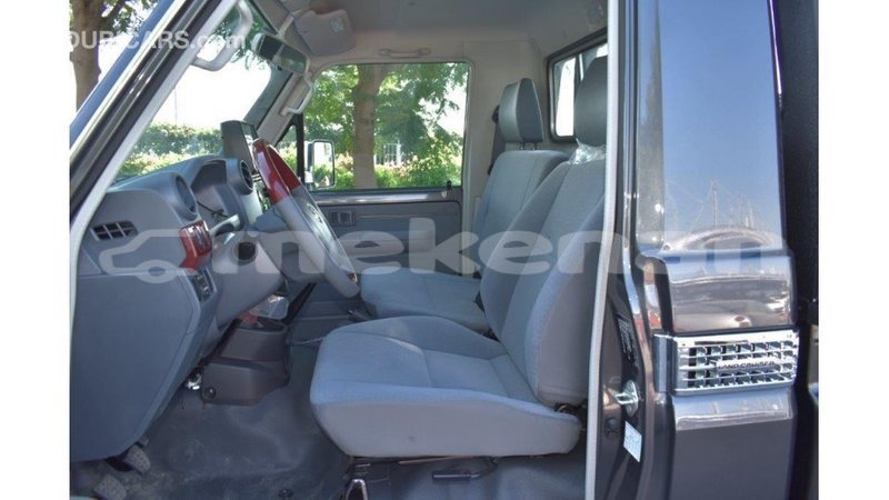 Big with watermark toyota land cruiser aragatsotn import dubai 1909