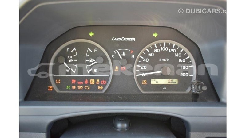 Big with watermark toyota land cruiser aragatsotn import dubai 1909