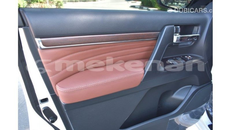 Big with watermark toyota land cruiser aragatsotn import dubai 1911