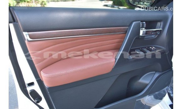 Buy Import Toyota Land Cruiser White Car in Import - Dubai in Aragatsotn Buy Import Toyota Land Cruiser White Car in Import - Dubai in Aragatsotn