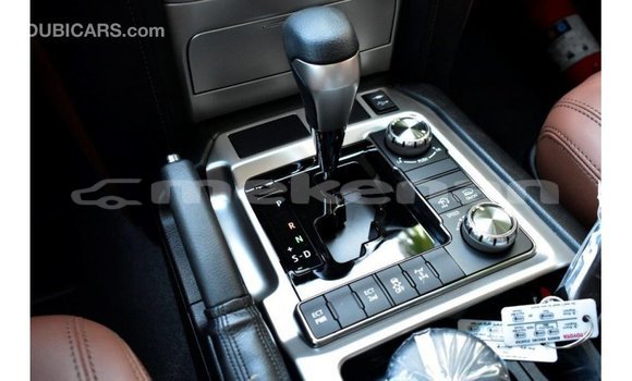 Buy Import Toyota Land Cruiser White Car in Import - Dubai in Aragatsotn Buy Import Toyota Land Cruiser White Car in Import - Dubai in Aragatsotn