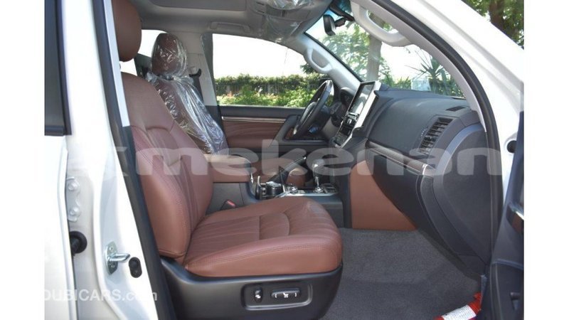 Big with watermark toyota land cruiser aragatsotn import dubai 1911