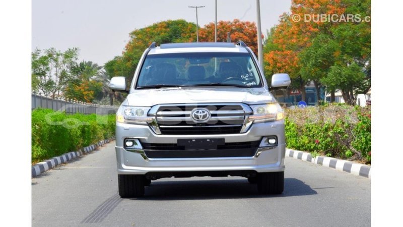 Big with watermark toyota land cruiser aragatsotn import dubai 1914